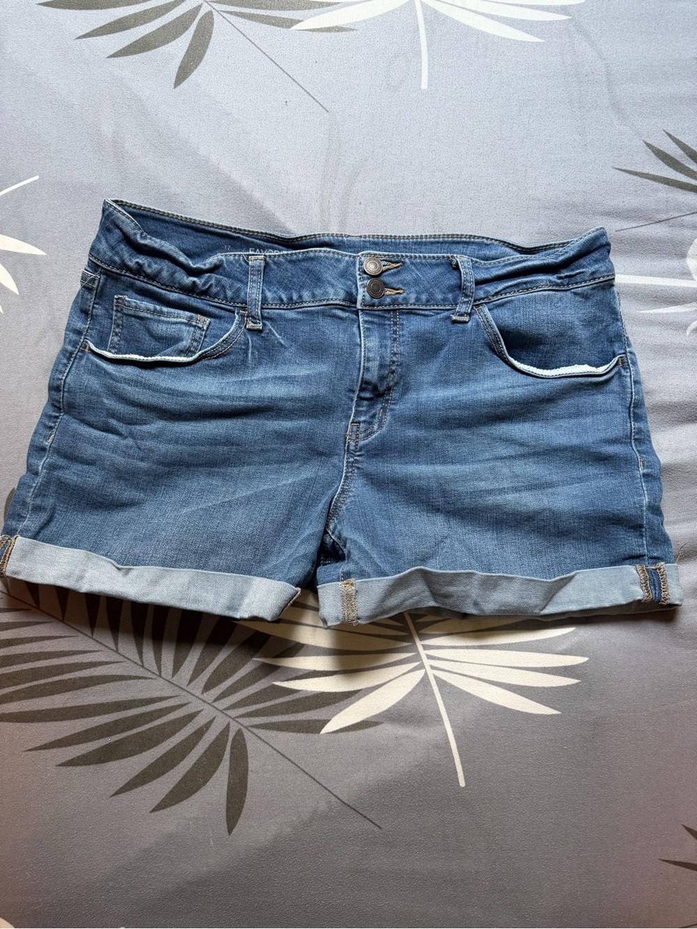 SO Women's Medium Blue Rolled Cuff Denim Shorts